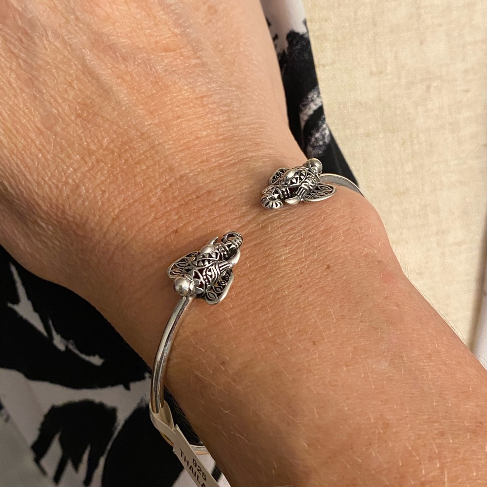 ❗️1 left❗️Sterling Silver Elephant Cuff Bracelet - Picture 3 of 4